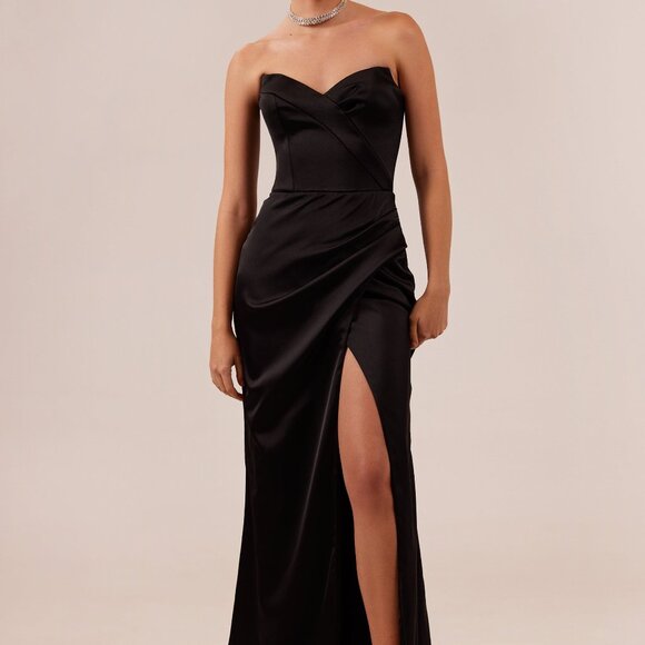 Elegant Black Strapless Maxi Dress - Picture 1 of 9